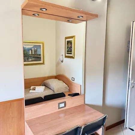 Le Querce מלון 2*