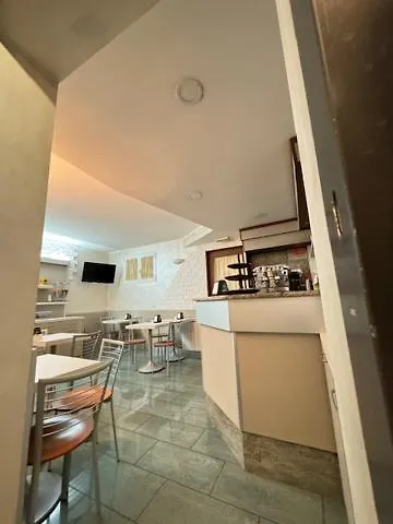Otel Le Querce 2*
